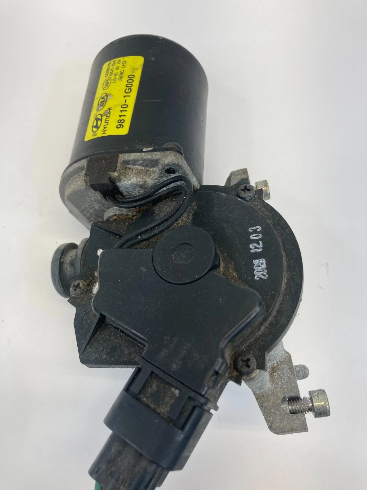 06 07 08 09 10 11 HYUNDAI ACCENT FRONT WINDSHIELD WIPER MOTOR 98110-1G000 OEM
