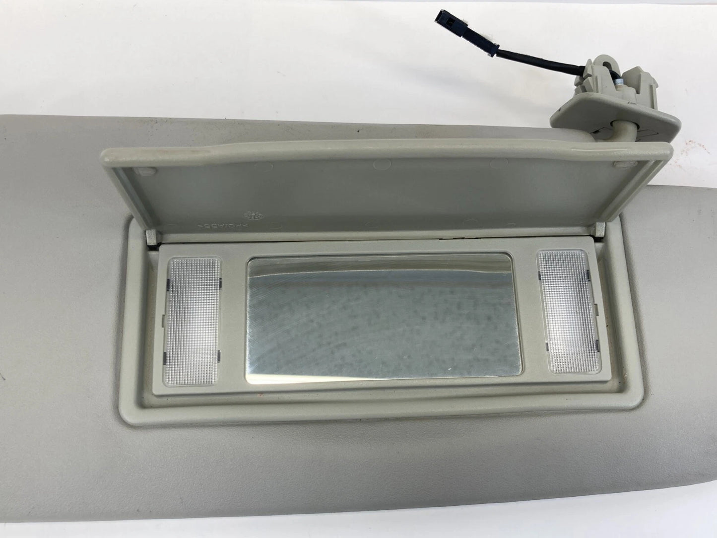 03-11 SAAB 9-3 SEDAN ROOF RIGHT SIDE SUNVISOR SUN VISOR MIRROR LIGHT SHADE OEM