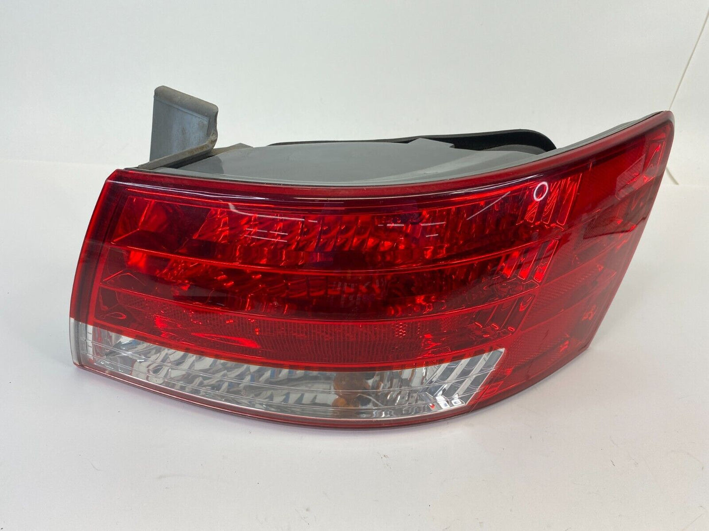 06 07 Hyundai Sonata Rear Right Passenger Side Outer Tail Light Taillight Lamp