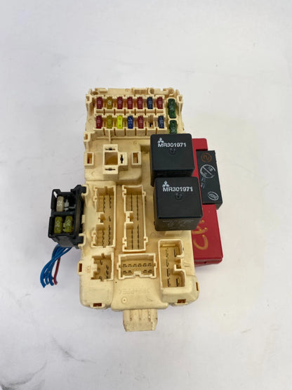 2000-2005 MITSUBISHI ECLIPSE CONVERTIBLE COUPE INTERIOR CABIN FUSE BOX MR490278