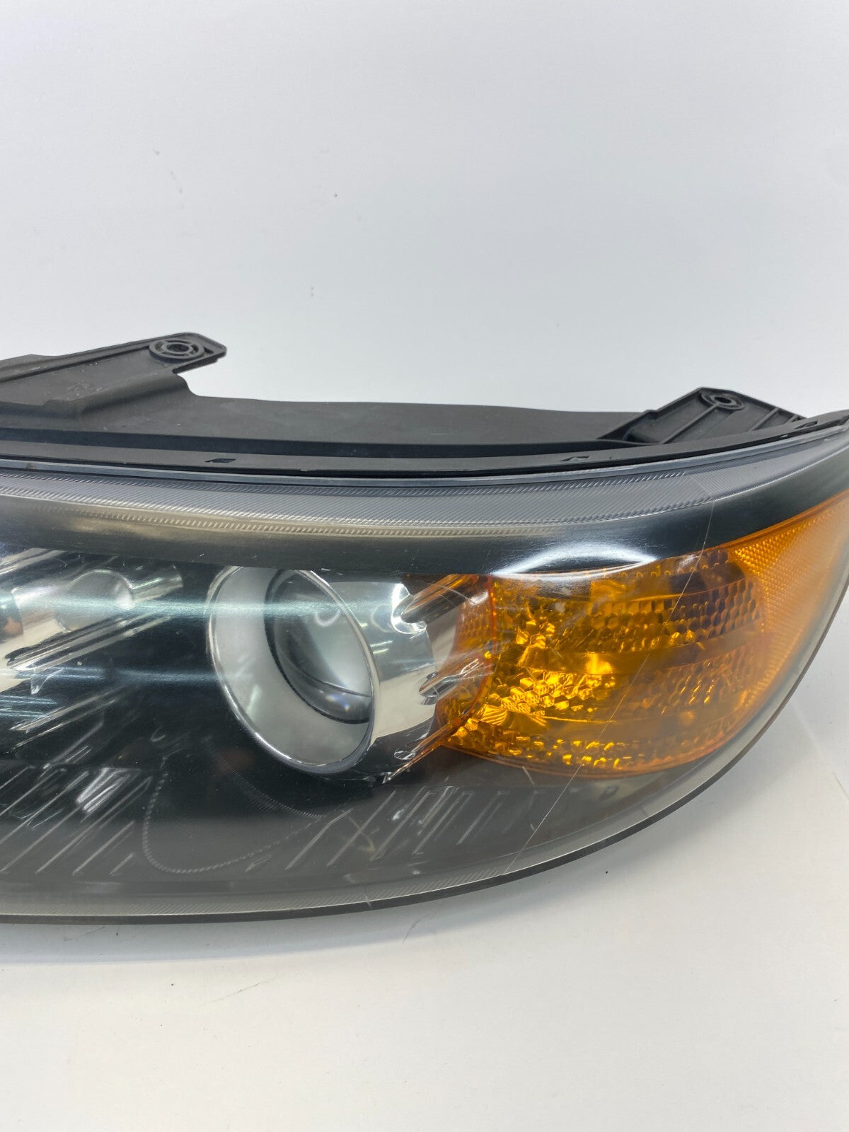 2011-2013 Kia Sorento Front Left Driver Headlight Headlamp 92101-1U200 OEM