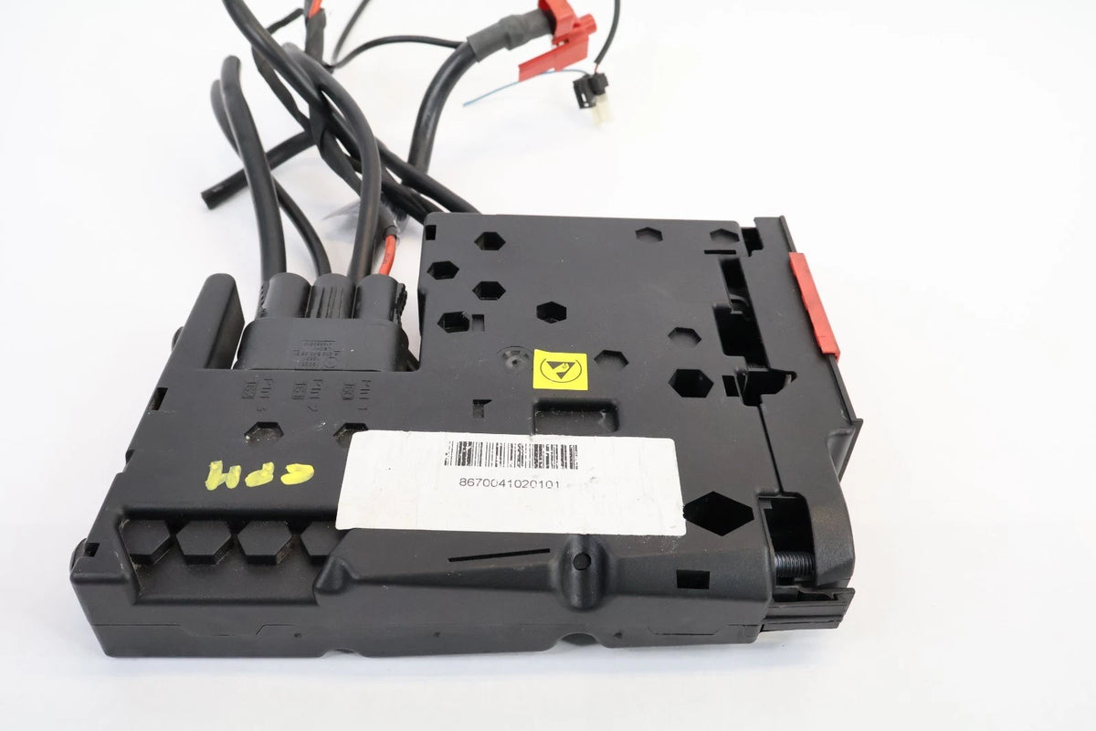 2010-2016 MERCEDES W212 E350 E550 BATTERY POSITIVE TERMINAL FUSE BOX OEM