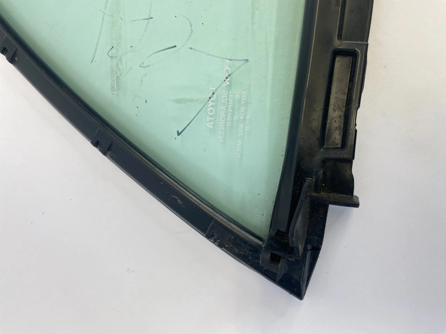 09-13 TOYOTA COROLLA REAR LEFT WINDOW VENT QUARTER GLASS FIXED OEM 68189-02120
