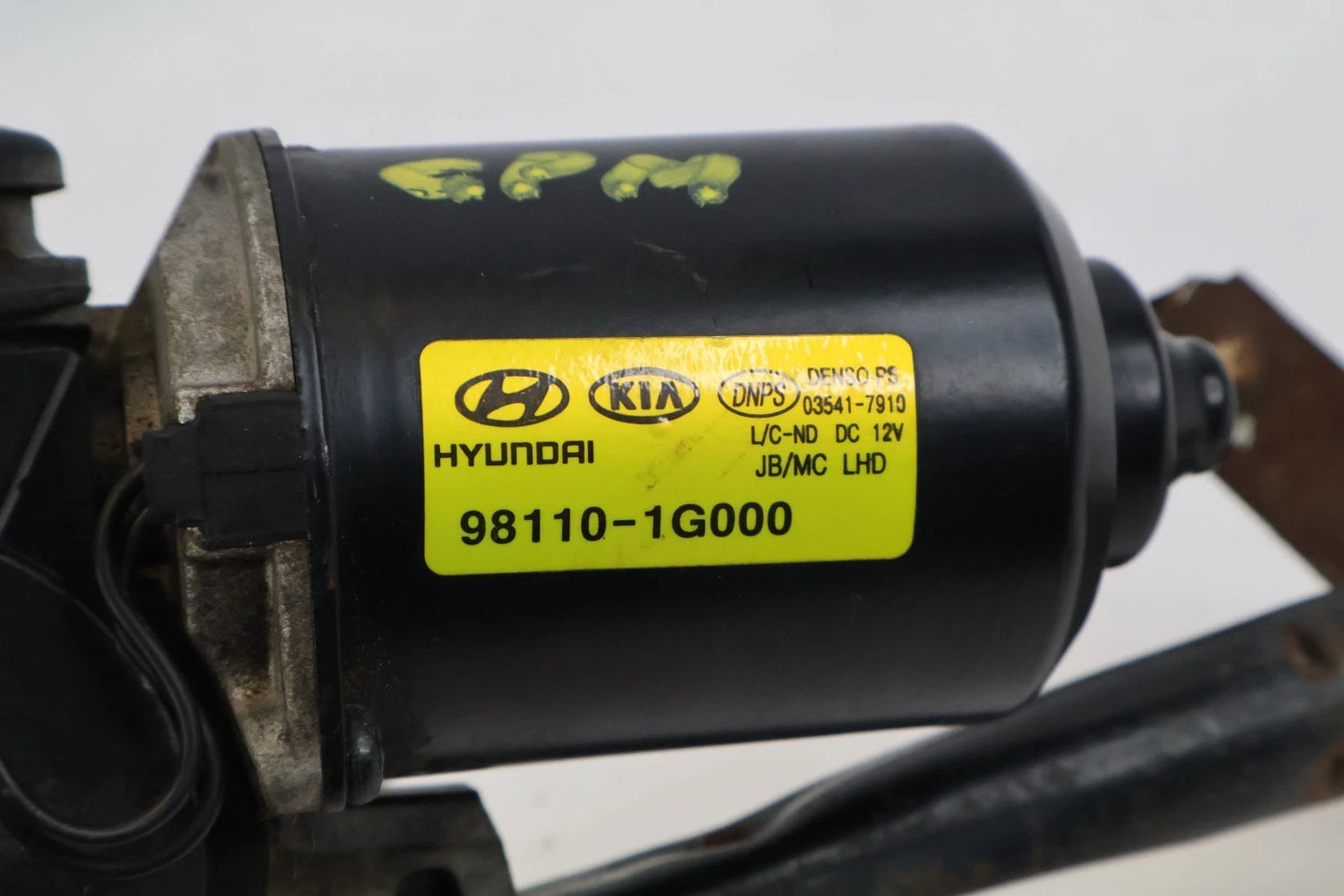 2006-2011 HYUNDAI ACCENT FRONT WIPER MOTOR W/ LINKAGE ASSEMBLY 98110-1G000