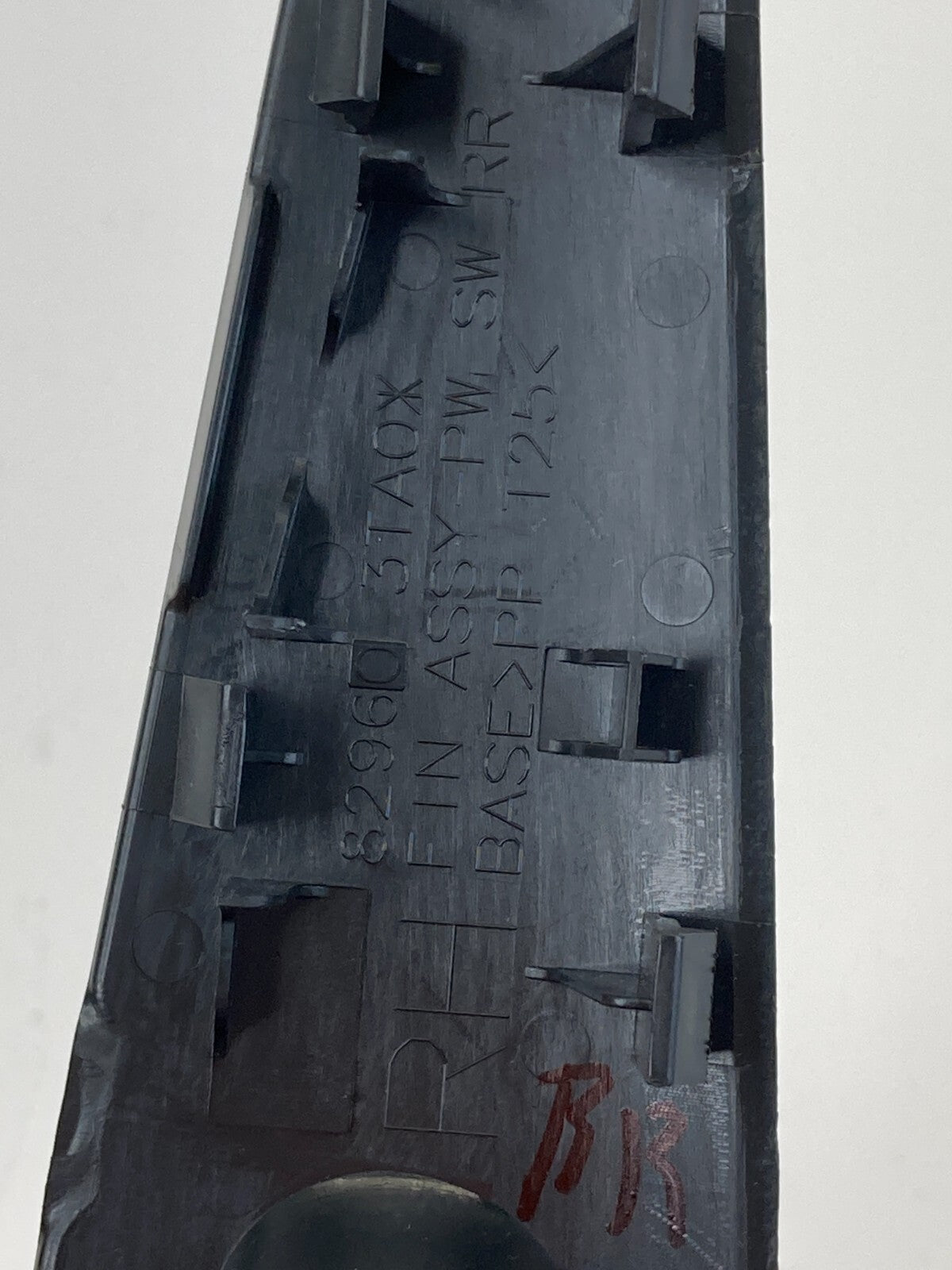 2013-2018 Nissan Altima Rear Right Door Power Window Switch w Bezel 82960-3TA0