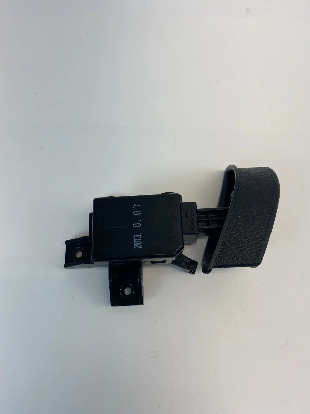 2014 2015 2016 KIA FORTE GLOVE BOX RELEASE KNOB BUTTON OPENER ASSEMBLY OEM