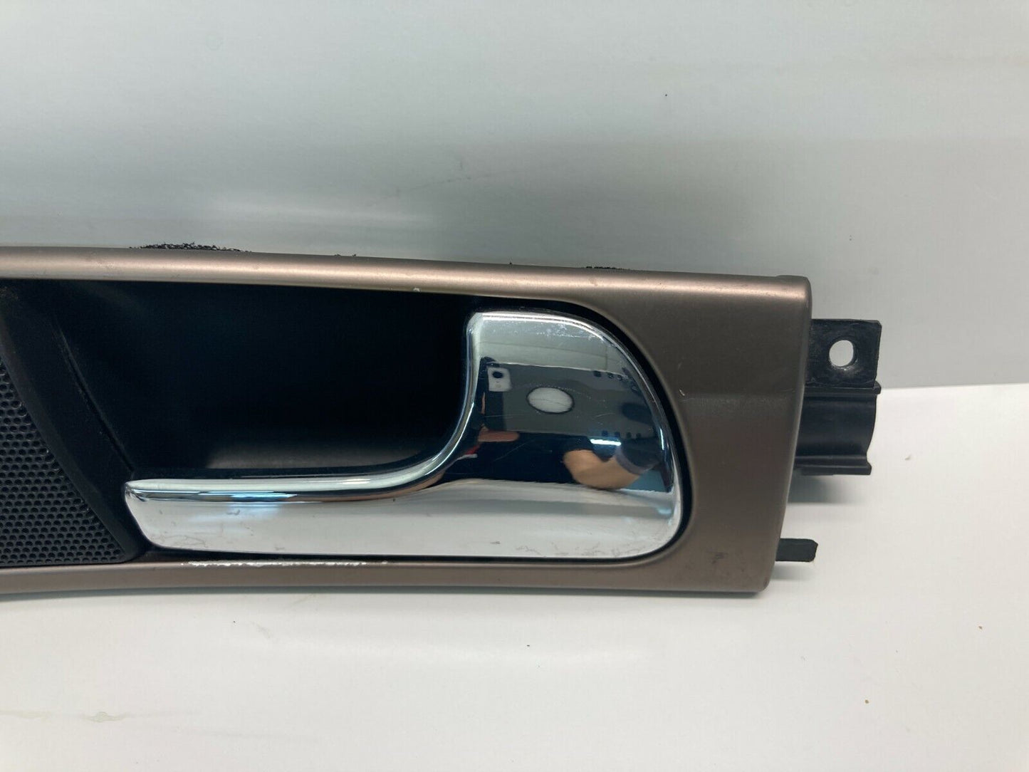 98-04 Audi A6 Allroad Quattro Front Right Passenger Inner Door Handle w/ Speaker