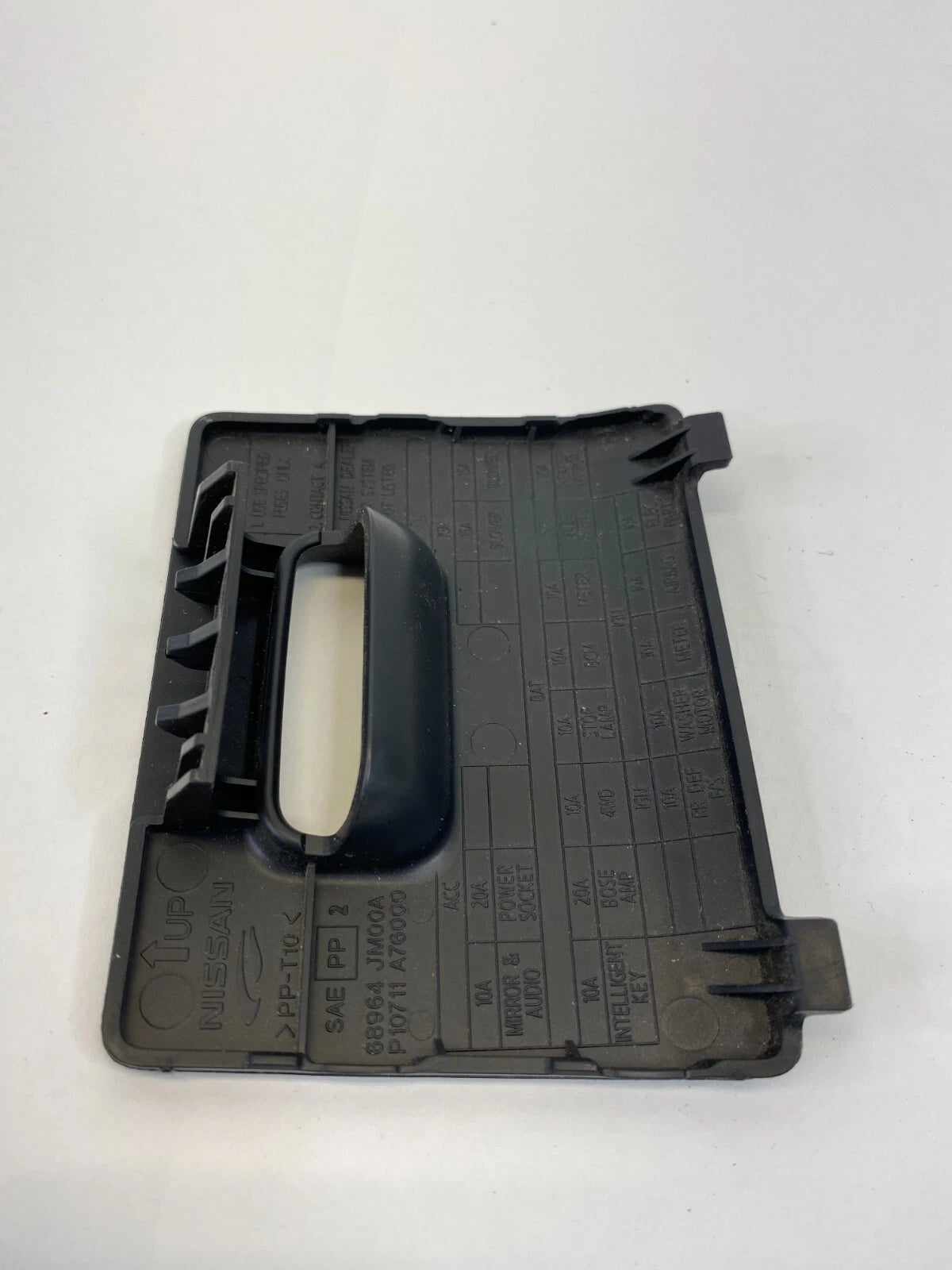 2008-2013 NISSAN ROGUE INNER FUSE BOX DOOR PANEL LID COVER TRIM 68964-JM00A OEM