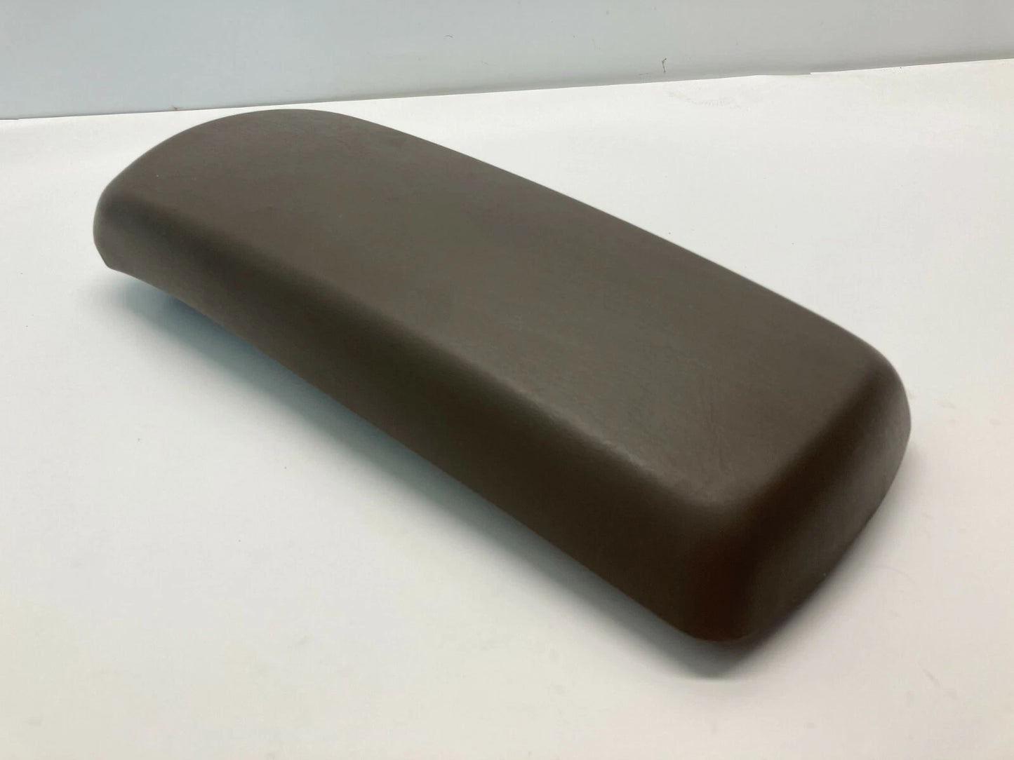 2006-2008 CHEVROLET MALIBU CENTER CONSOLE ARMREST ARM REST LID DOOR COVER OEM