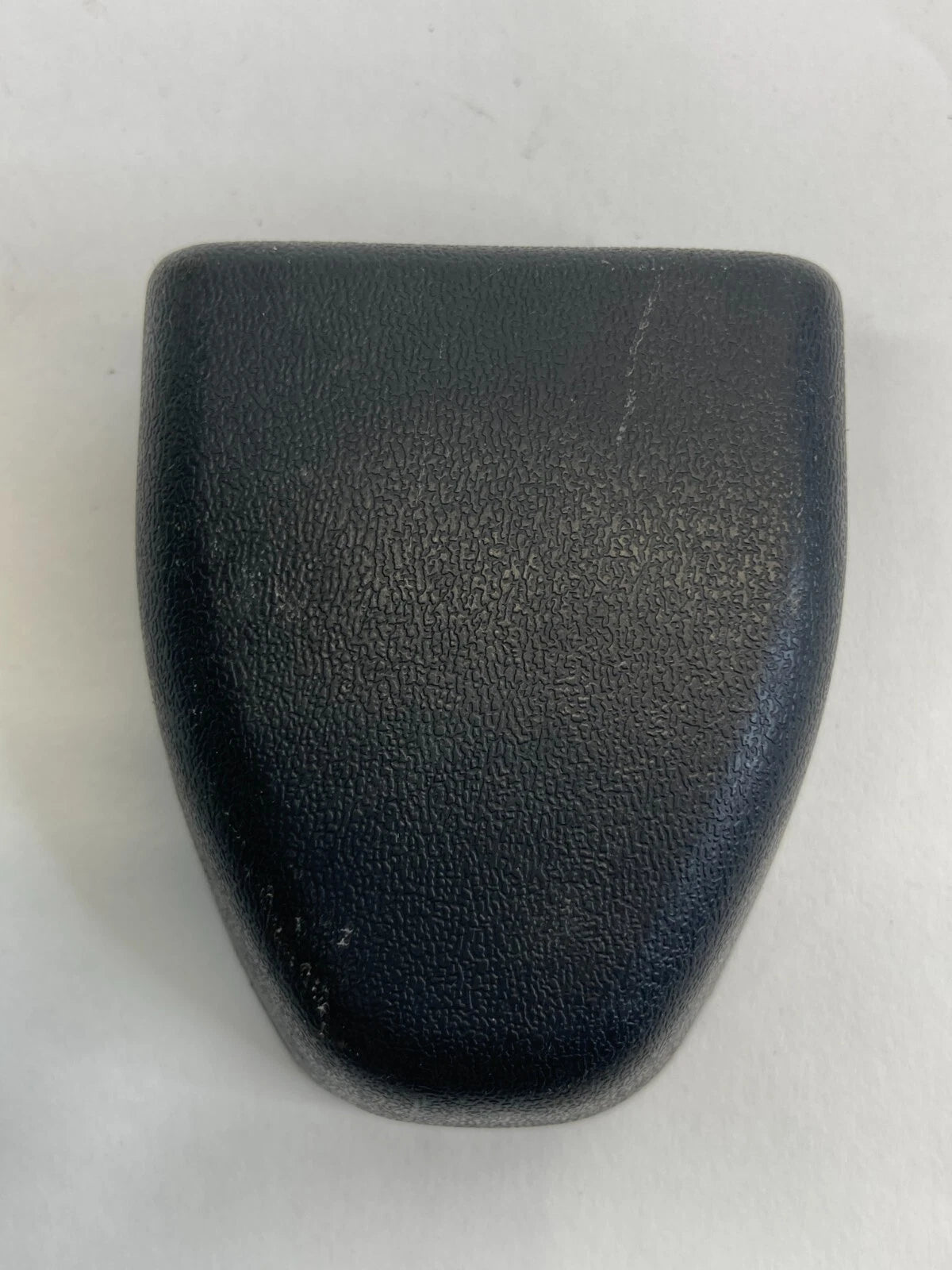 2006-2009 TOYOTA PRIUS FRONT LEFT DRIVER SIDE SEAT BELT GUIDE TRIM LOWER COVER