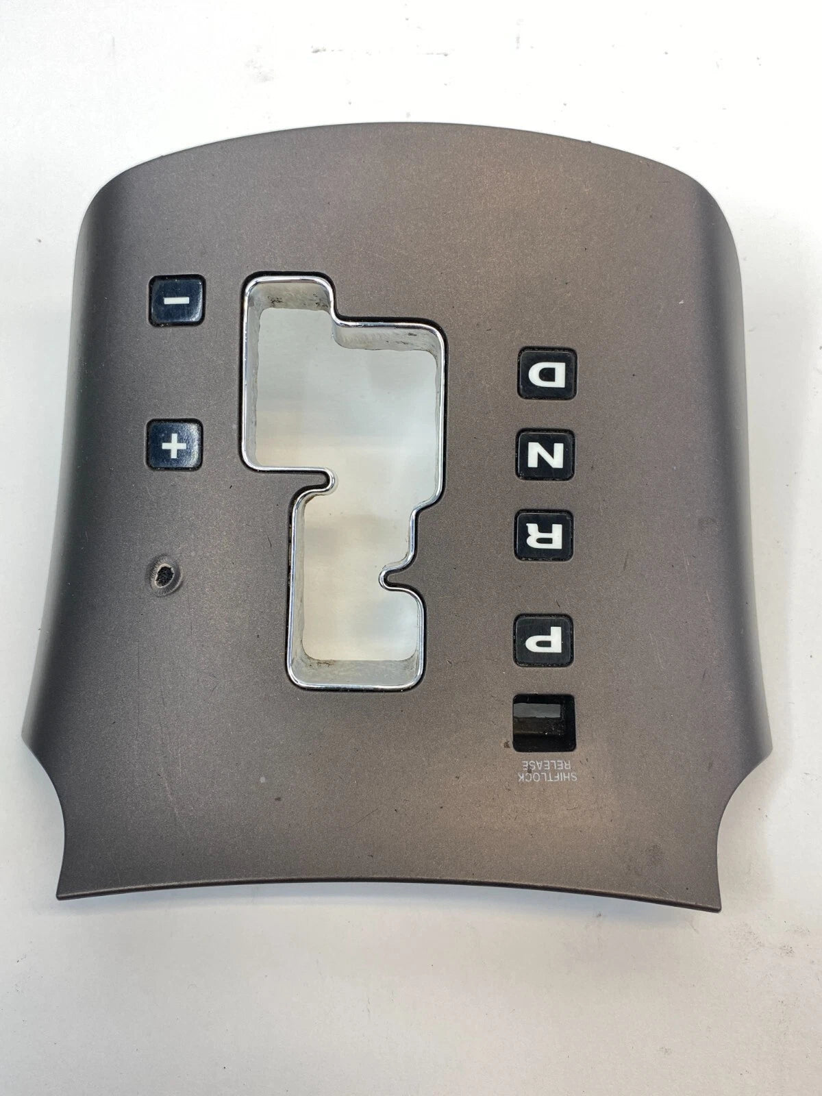 2009 2010 HYUNDAI SONATA SEDAN 2.4L A/T CENTER CONSOLE SHIFTER BEZEL INDICATOR