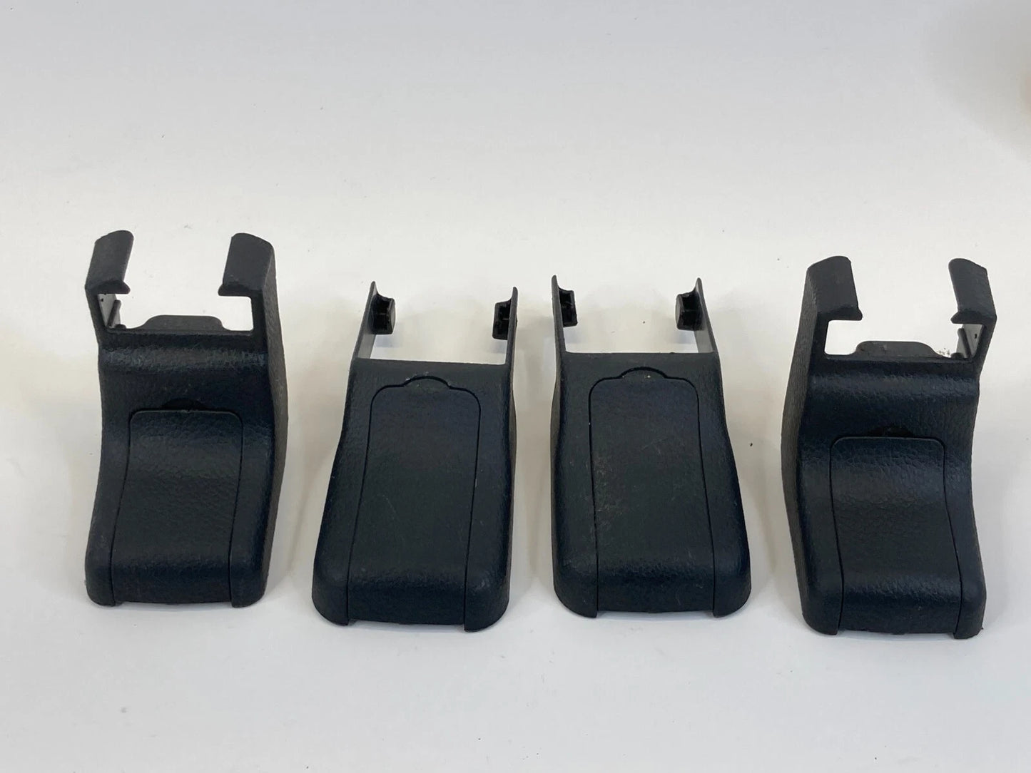 2013-2019 HYUNDAI SANTA FE FRONT LEFT SEAT TRACK END COVER TRIM SET OF 4 OEM
