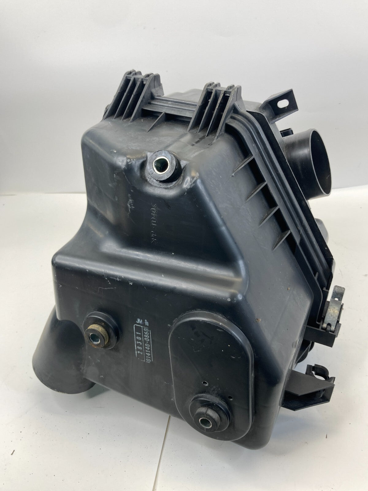 2006-2012 Toyota RAV4 2.4L L4 Air Intake Cleaner Box Assembly w/ Sensor OEM