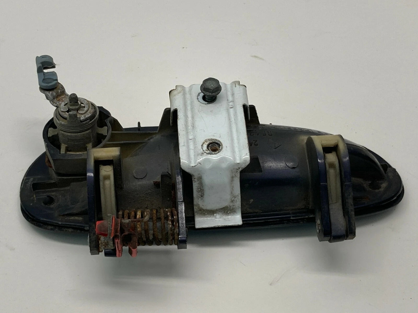 1996 1997 DODGE INTREPID FRONT RIGHT PASSENGER SIDE OUTER DOOR HANDLE ASSEMBLY