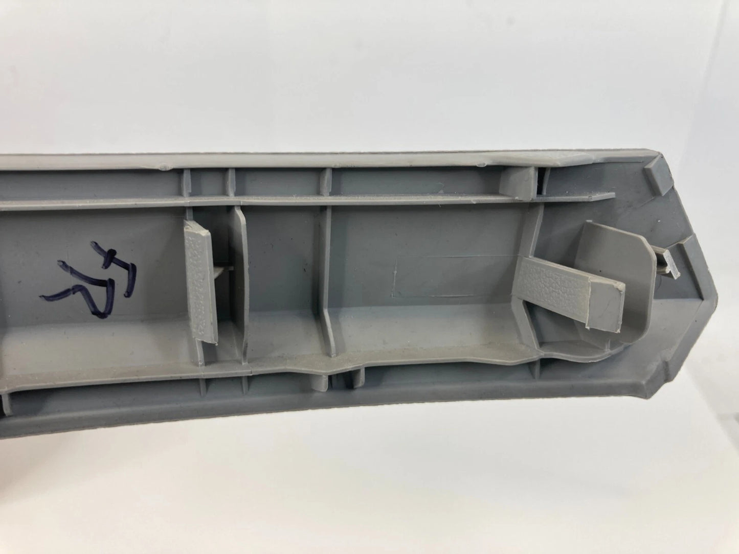 07-11 TOYOTA CAMRY FRONT RIGHT SIDE INNER DOOR PULL HANDLE COVER 74612-06020 OEM
