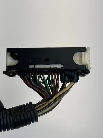 04-06 TOYOTA SIENNA 3.3L FWD ABS ANTI LOCK BRAKE PUMP MODULE PLUG CONNECTOR OEM