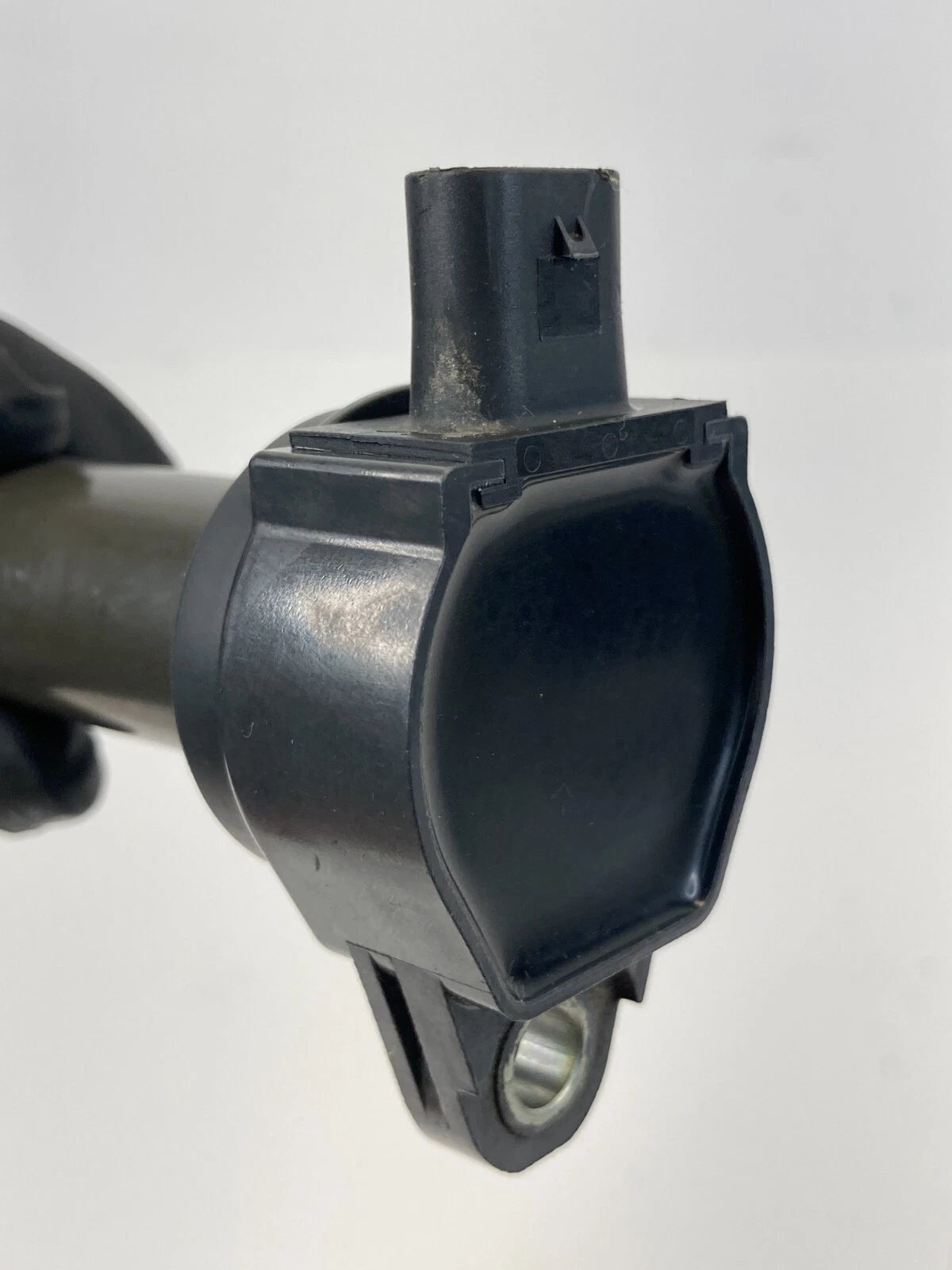 2009 2010 VOLKSWAGEN ROUTAN 4.0L V6 ENGINE IGNITION COIL IGNITER 04606869AB OEM