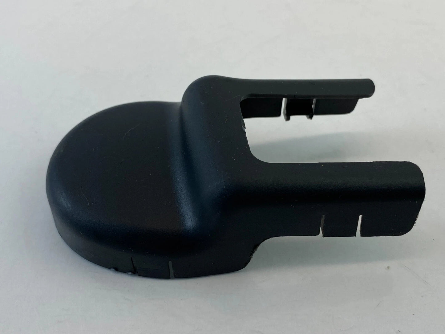 2011-2016 HYUNDAI ELANTRA FRONT SEAT LEFT SIDE TRACK END COVER TRIM BEZEL OEM