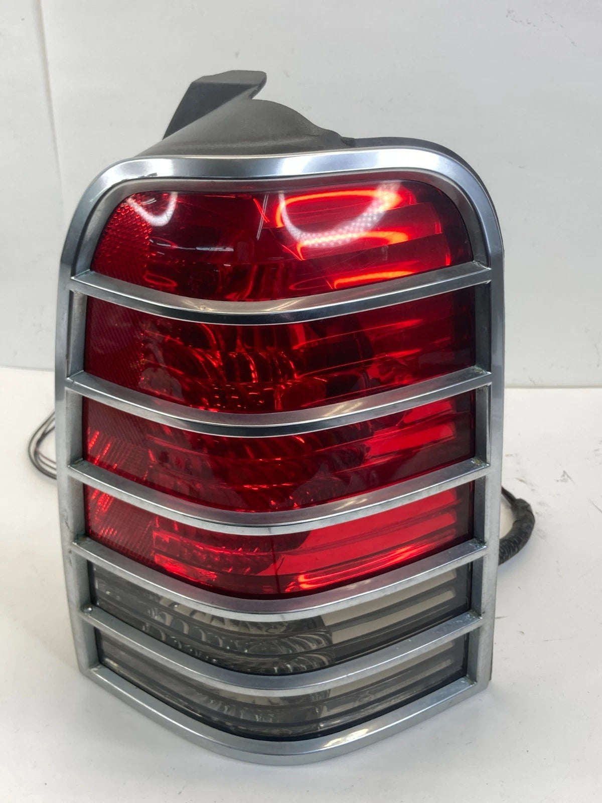 2005-2007 MERCURY MARINER REAR RIGHT SIDE TAILLIGHT TAIL LAMP 5E64-13B504-A OEM