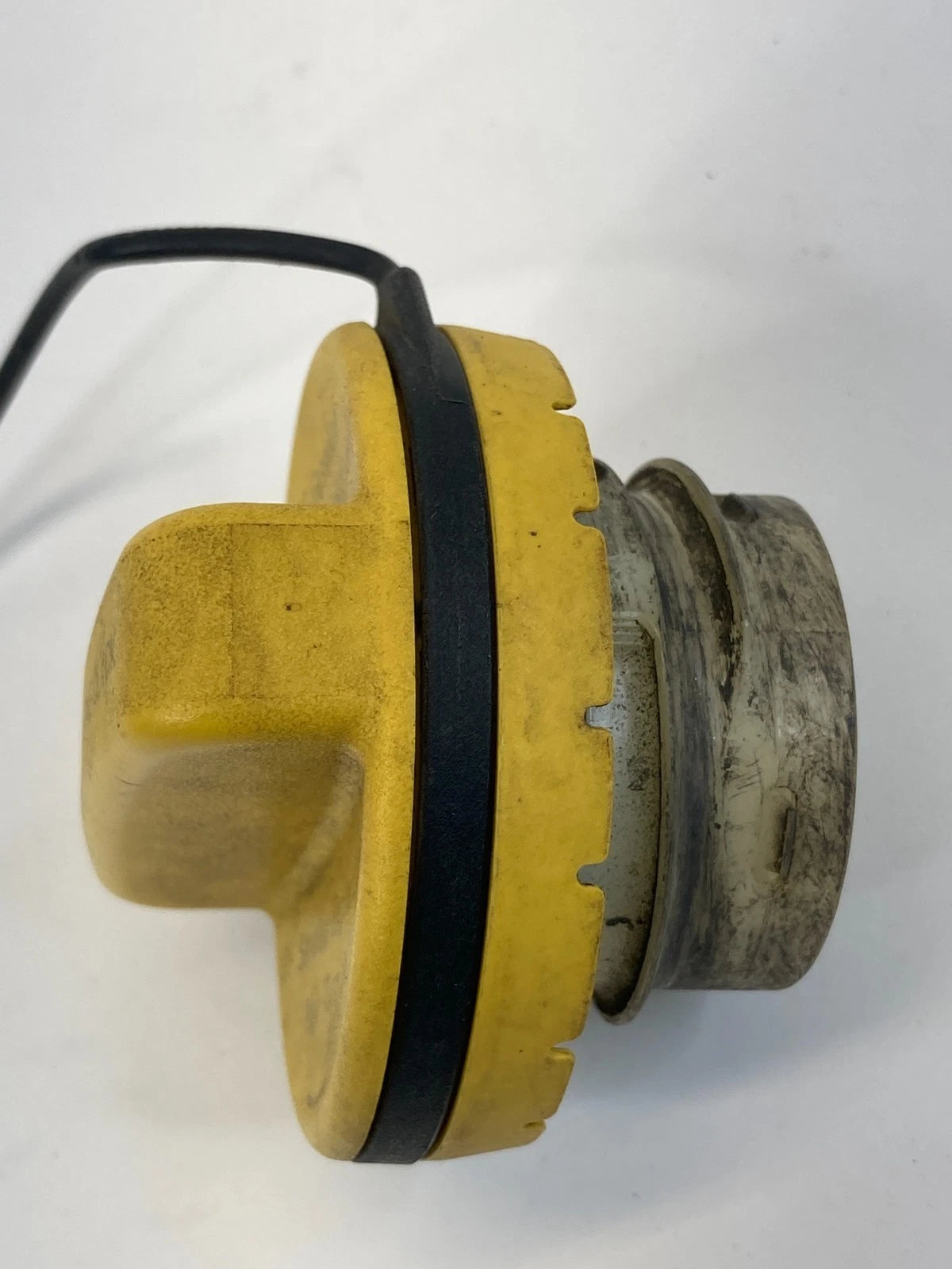 2010-2016 BUICK LACROSSE FUEL FILLER GAS LID COVER CAP OEM