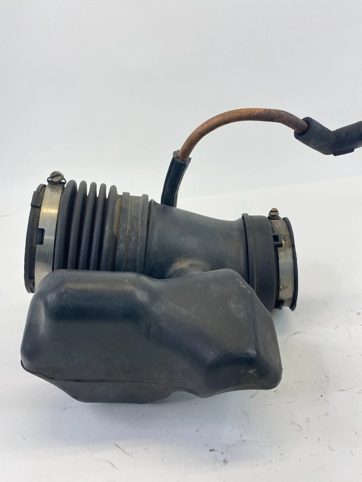 2009-2011 CHEVROLET TRAVERSE AIR INTAKE CLEANER UPPER OUTLET DUCT HOSE TUBE OEM