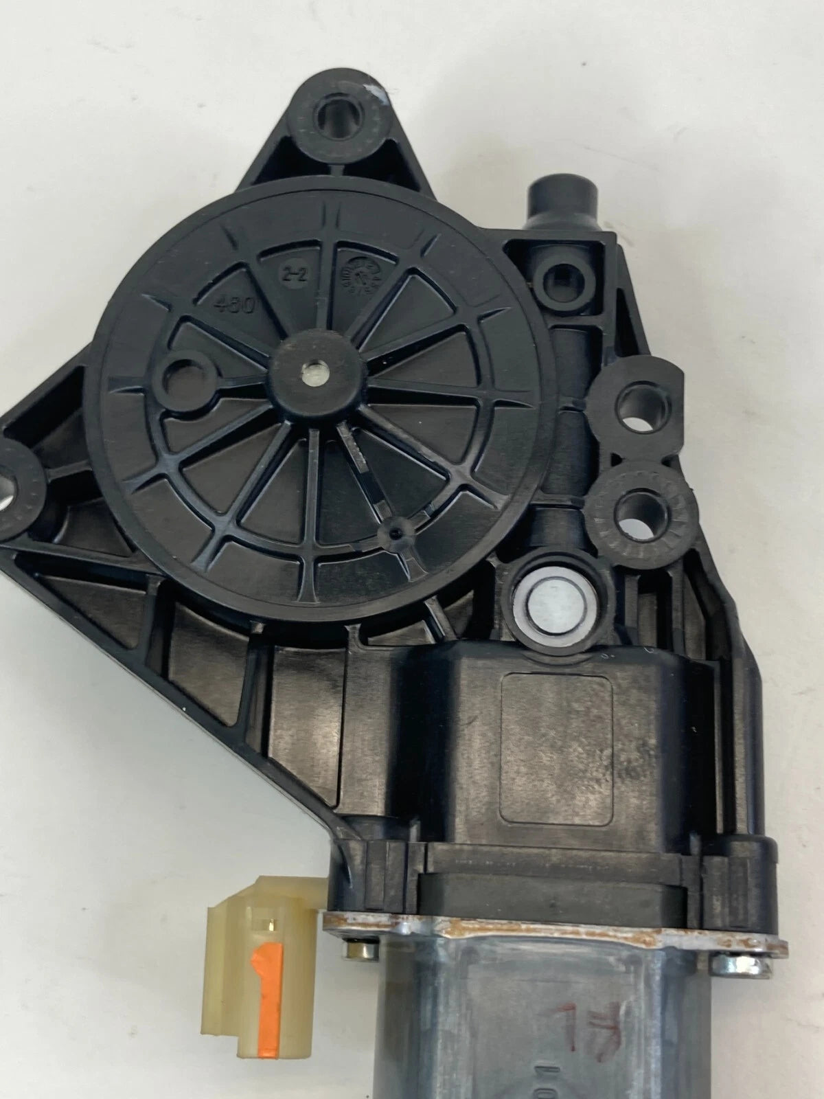 2011-2014 HYUNDAI SONATA REAR LEFT SIDE DOOR POWER WINDOW MOTOR 83450-3Q001 OEM