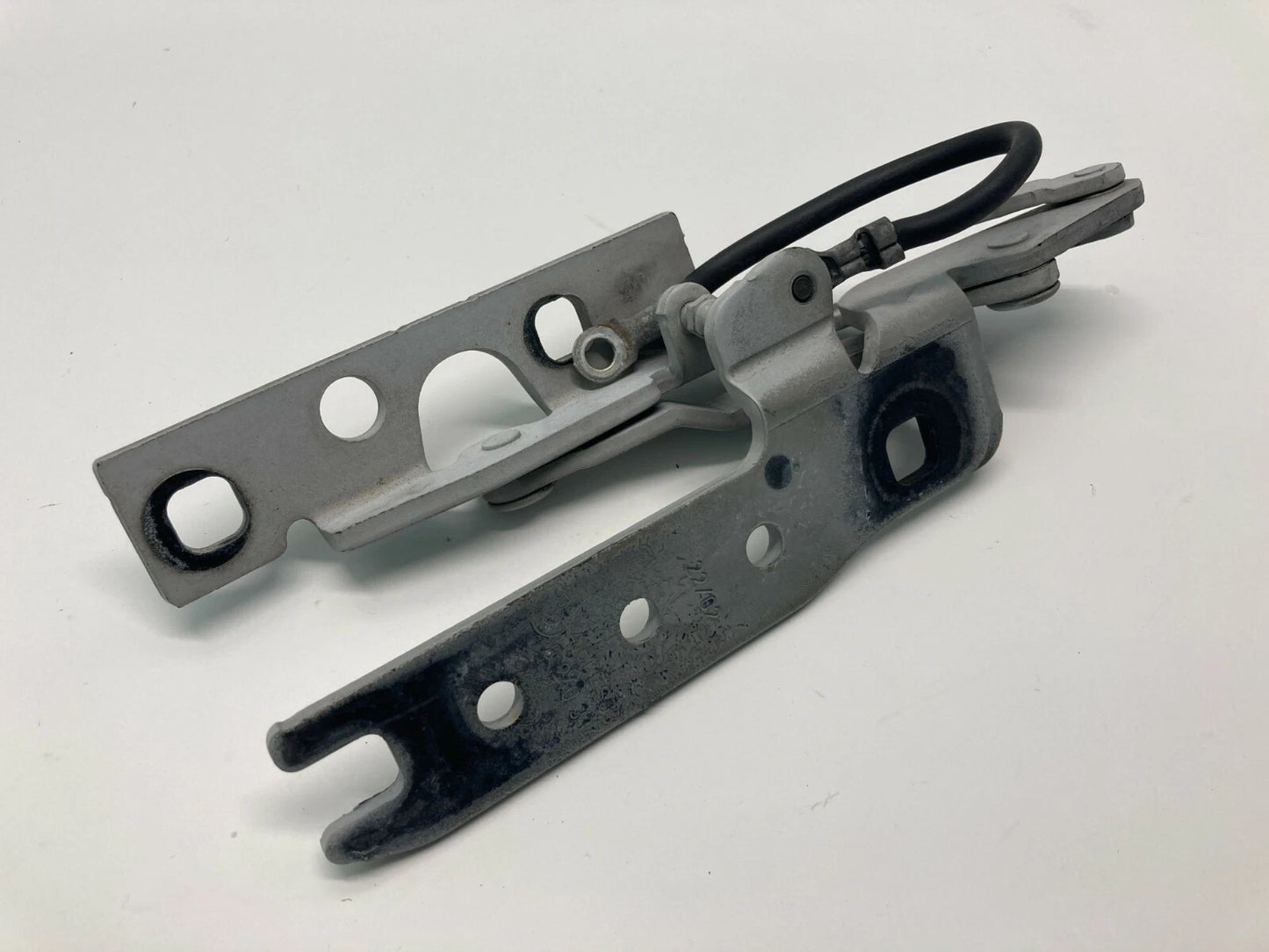 2002 2003 2004 2005 BMW 745i 745Li Right Passenger Hood Hinge RH OEM