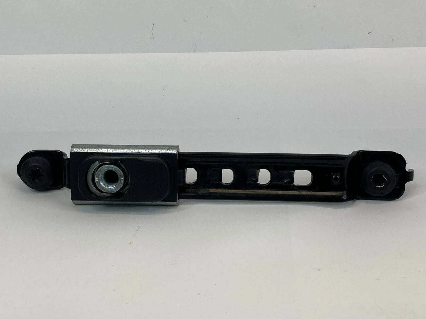 2006-2010 DODGE CHARGER FRONT RIGHT SIDE SEAT BELT ADJUSTER 04649125AB OEM