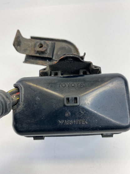 2004 04 TOYOTA RAV4 2.4L AT FRONT SMALL FUSE POWER RELAY BOX FUSEBOX BLOCK OEM