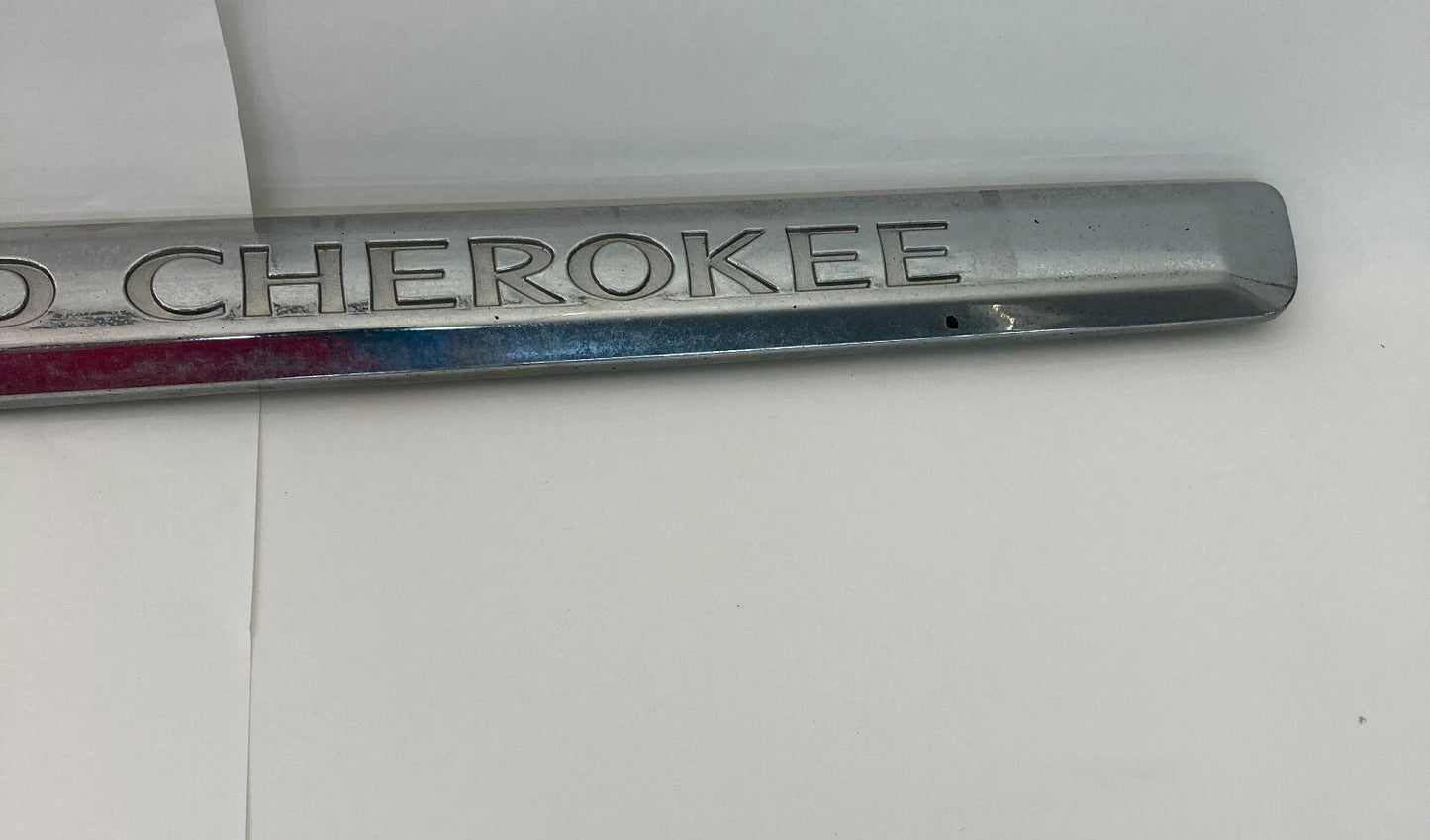 06 07 JEEP GRAND CHEROKEE FRONT RH PASSENGER DOOR LOWER MOLDING 04806274AA OEM