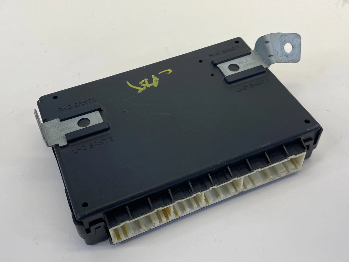 2010-2013 KIA FORTE 2.0L L4 AT BODY CONTROL MODULE COMPUTER BCM BCU 95400-1M471