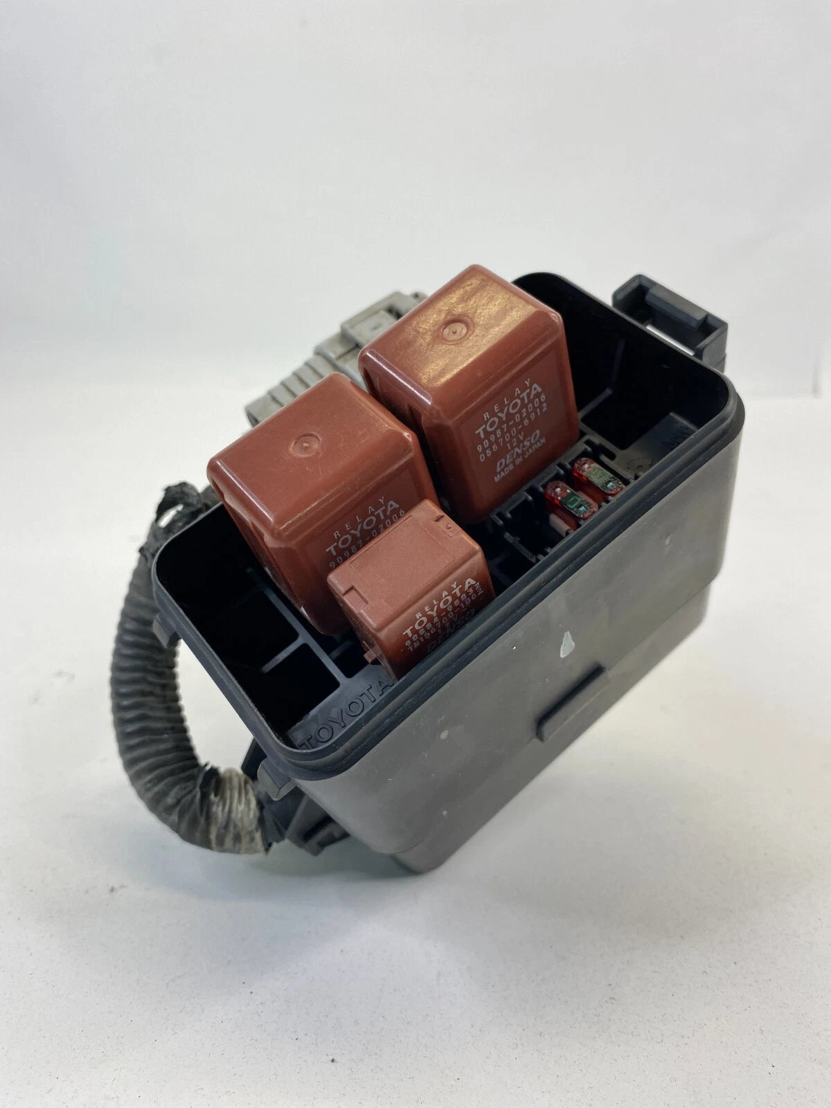 2000-2004 TOYOTA AVALON SMALL ENGINE BAY FUSE RELAY BLOCK BOX UNIT OEM FACTORY
