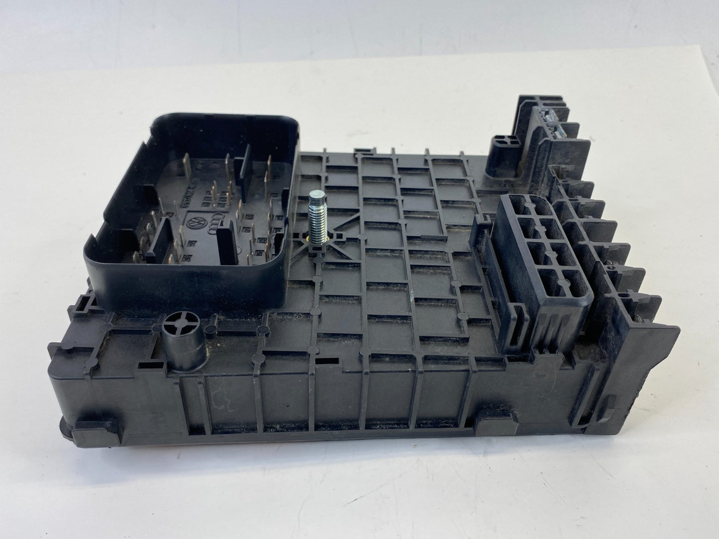 2009-2012 Volkswagen CC 2.0L L4 AT Engine Compartment Fuse Box Relay Module OEM