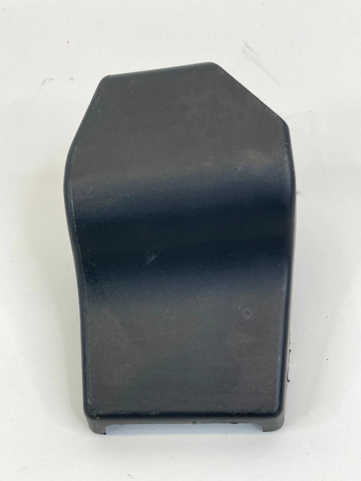 04-06 TOYOTA CAMRY FRONT RIGHT SEAT INNER TRACK END CAP COVER TRIM 72157-AA020
