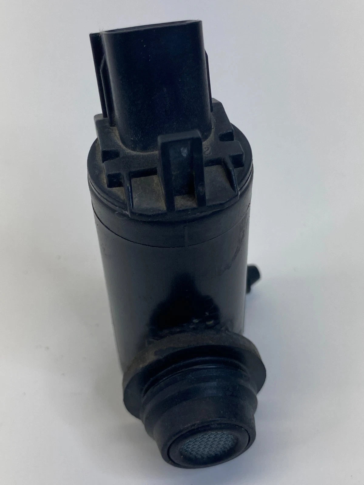 2010 2011 2012 2013 KIA FORTE WINDSHIELD WASHER PUMP MOTOR 98510-1C500 OEM