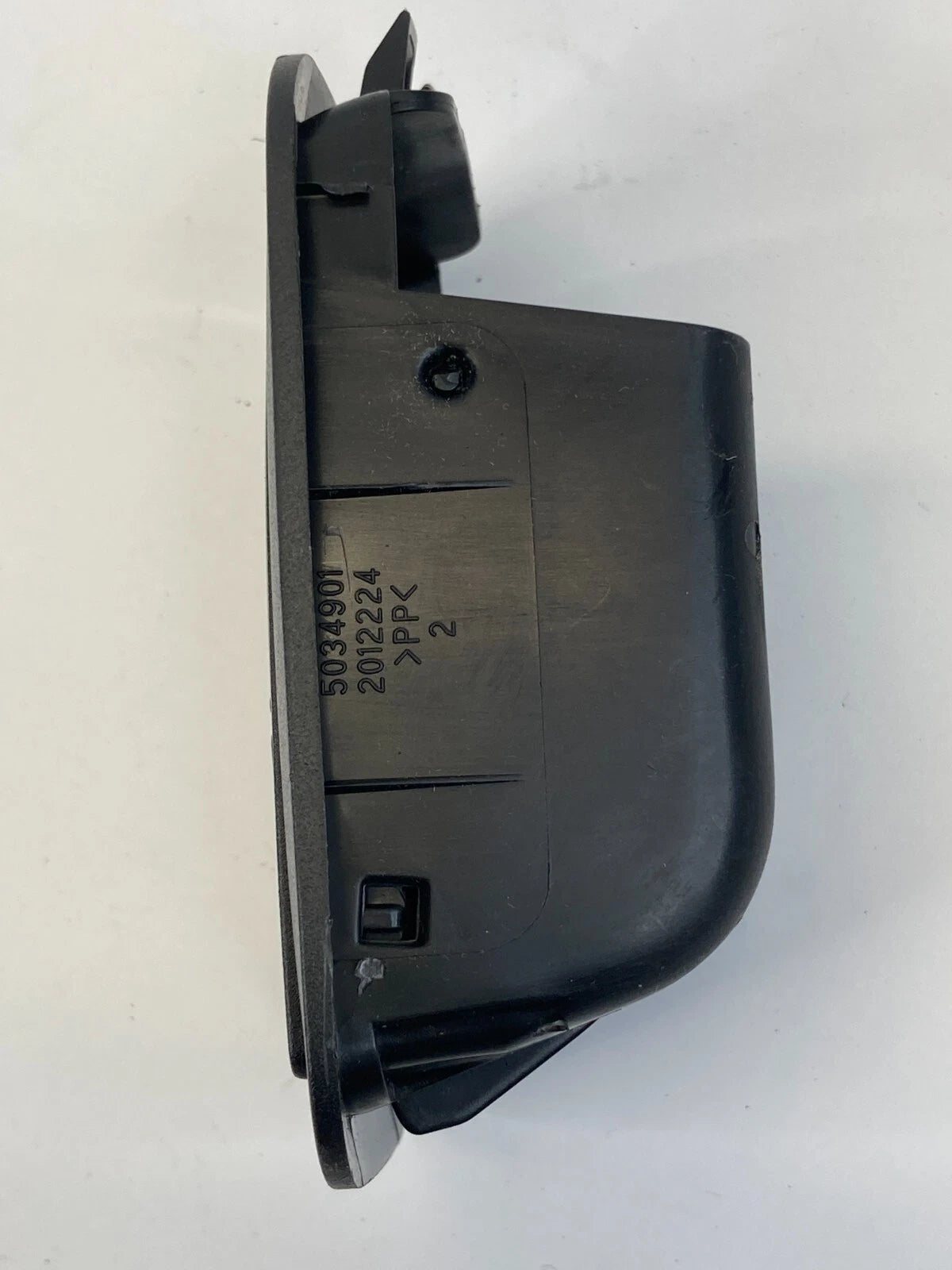 2011-2019 CHEVROLET CRUZE REAR SEAT CHILD SAFETY ANCHOR HOOK COVER LID 5034901