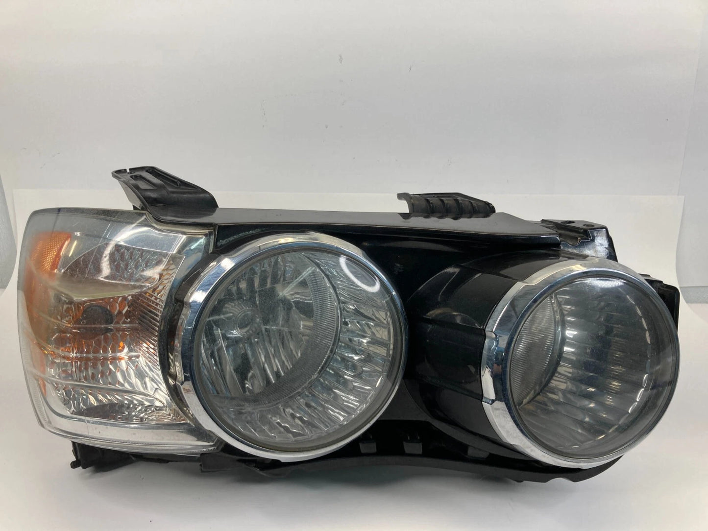 12-16 CHEVROLET SONIC FRONT RIGHT PASSENGER SIDE HEADLIGHT LAMP HALOGEN 96830972