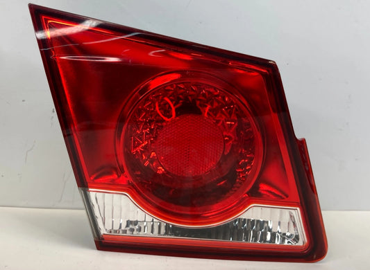 2011-2016 CHEVROLET CRUZE REAR LEFT SIDE INNER TAILLIGHT TAILLAMP 3057KLCP OEM