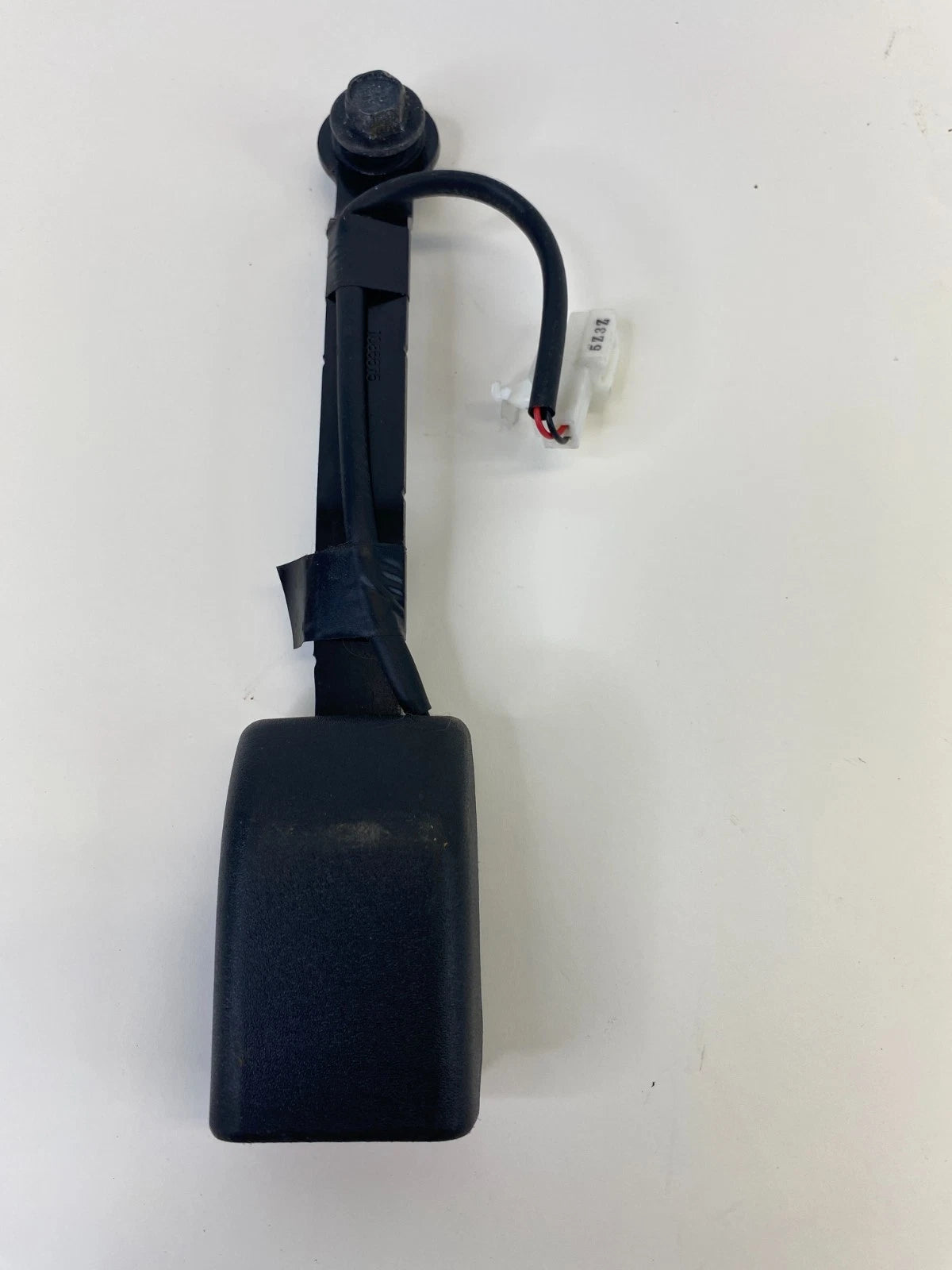 2014-2016 Mazda 3 Mazda3 Front Right Passenger Side Seat Belt Buckle Assy OEM