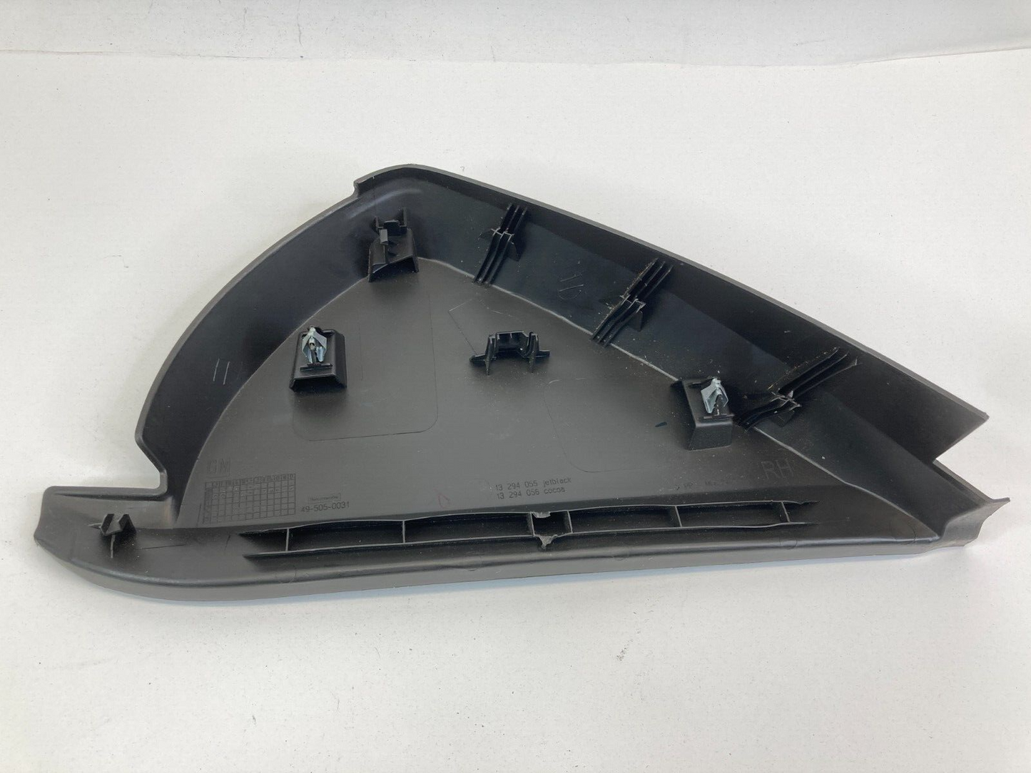 11-17 Buick Regal Right Passenger Side Dash End Cap Cover Trim Panel 13294055