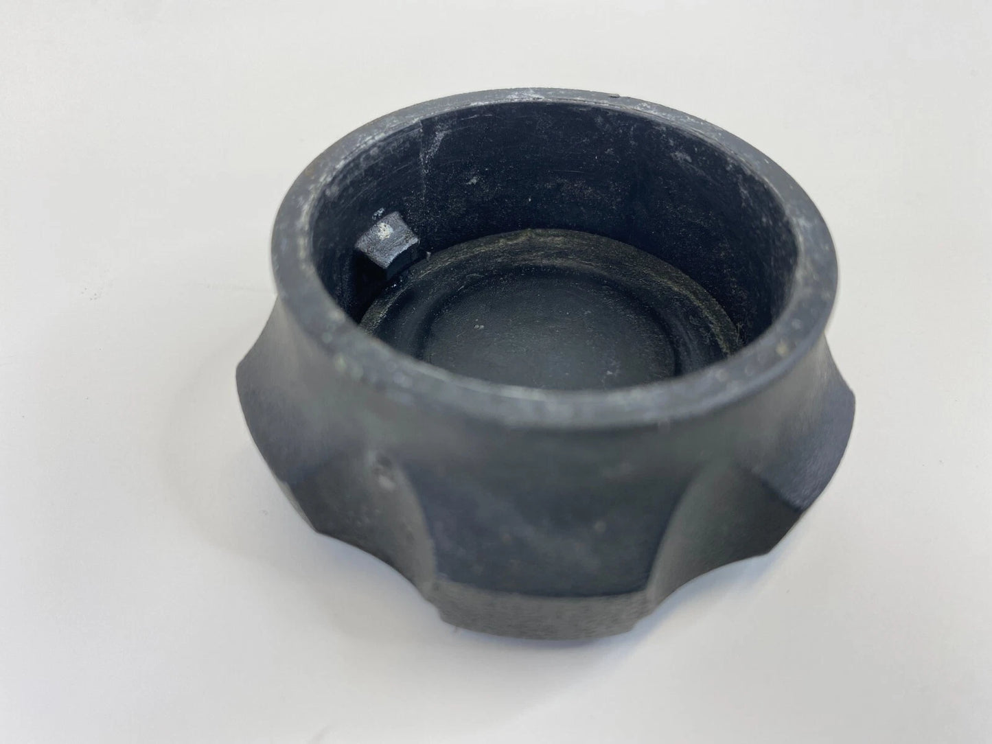 2009 2010 2011 KIA BORREGO ENGINE COOLANT TANK RESERVOIR COVER CAP OEM