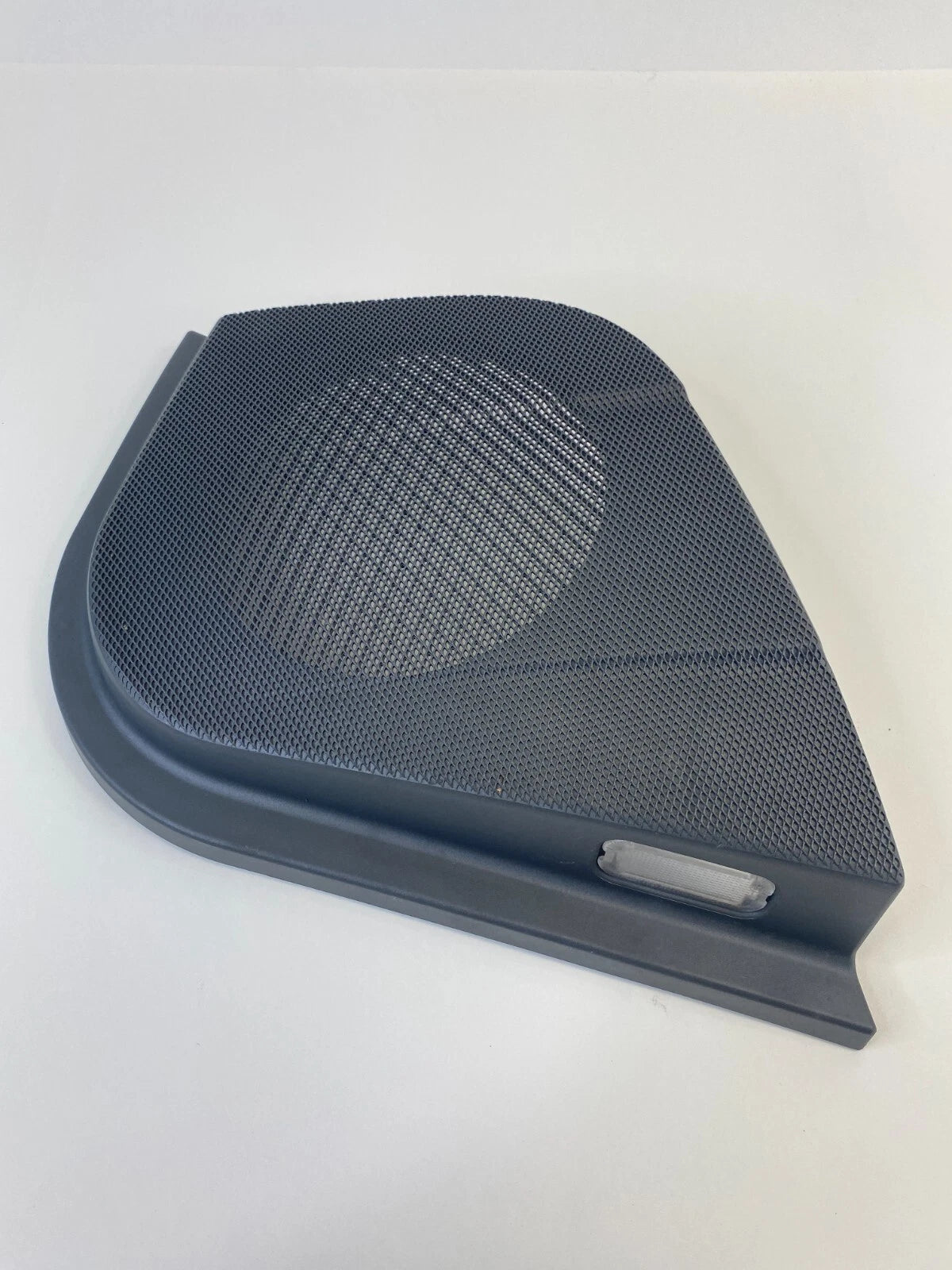 03-09 MERCEDES BENZ E350 FRONT RIGHT DOOR PANEL SPEAKER GRILLE COVER A2117270688