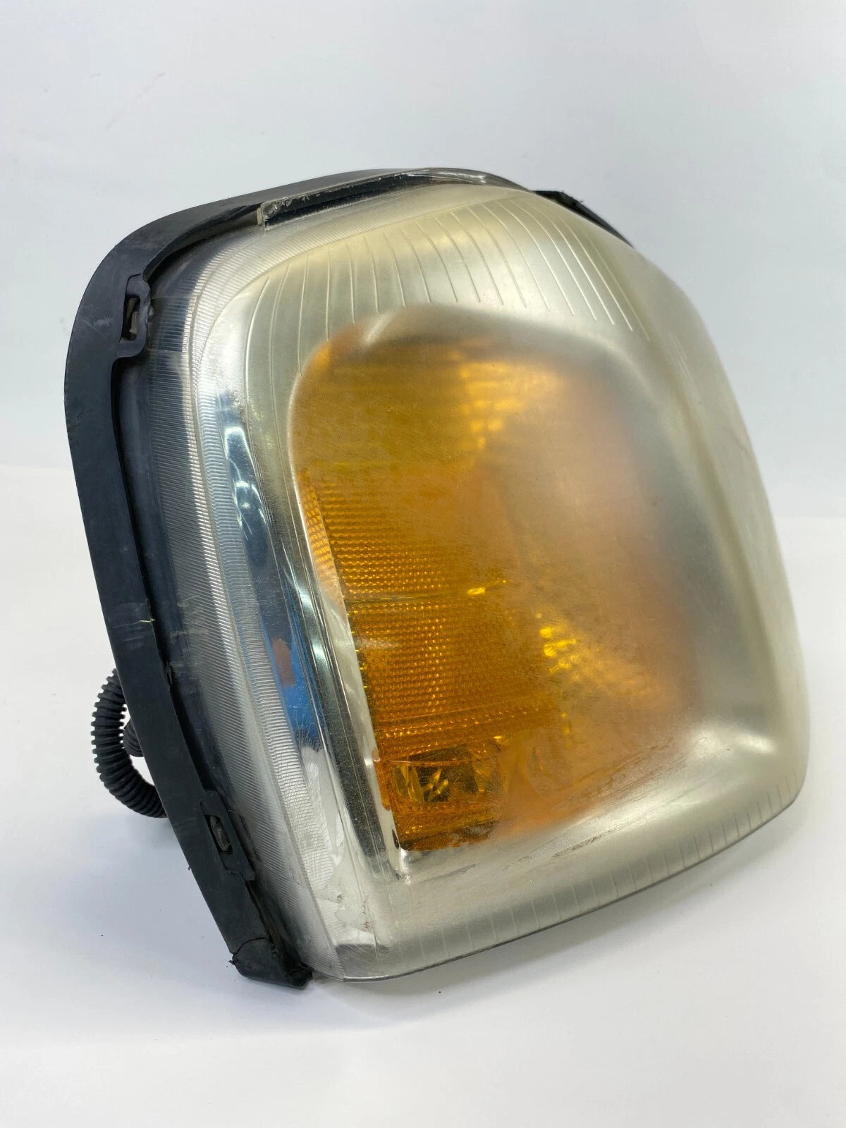 2002-2009 GMC ENVOY PASSENGER RIGHT SIDE HEADLIGHT LAMP ASSEMBLY 15866070 OEM