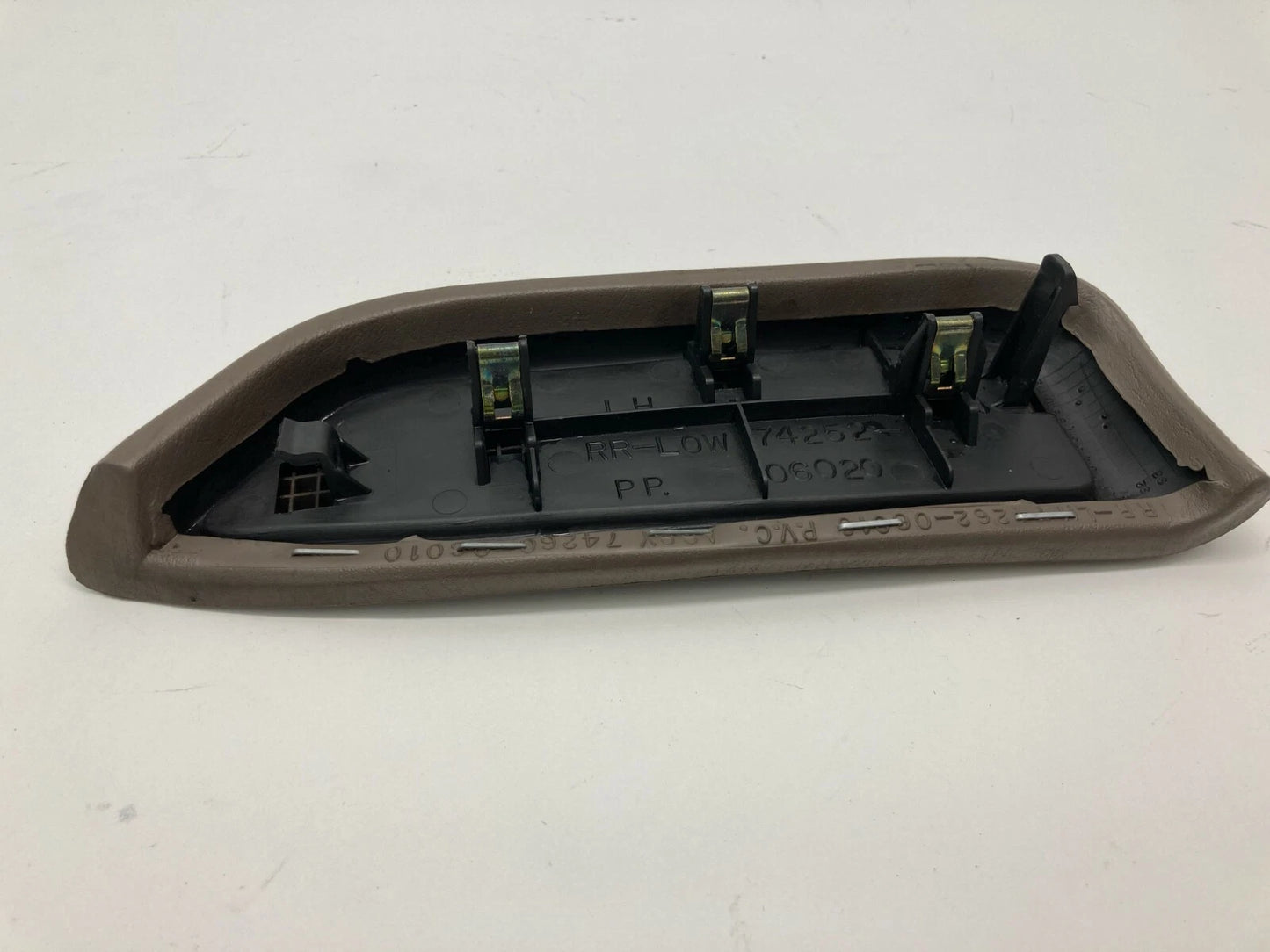 92-96 TOYOTA CAMRY REAR LEFT INTERIOR INNER DOOR PANEL ARMREST 74252-06020 OEM