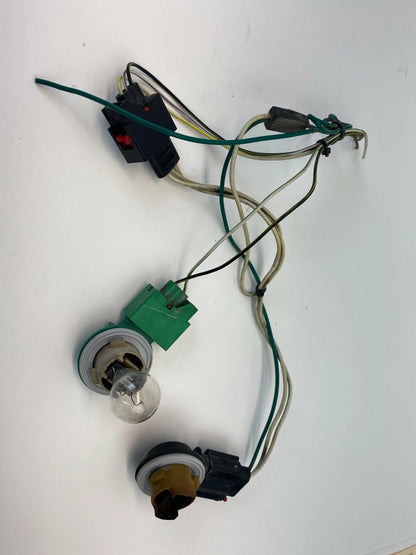 2010 CHRSYLER TOWN & COUNTRY REAR WIRING HARNESS TAIL LIGHT TAILLIGHT ASSY OEM