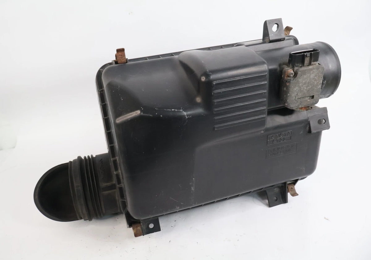 2003-2005 4RUNNER AIR FILTER BOX HOUSING UPPER AND LOWER OEM 17705-50160