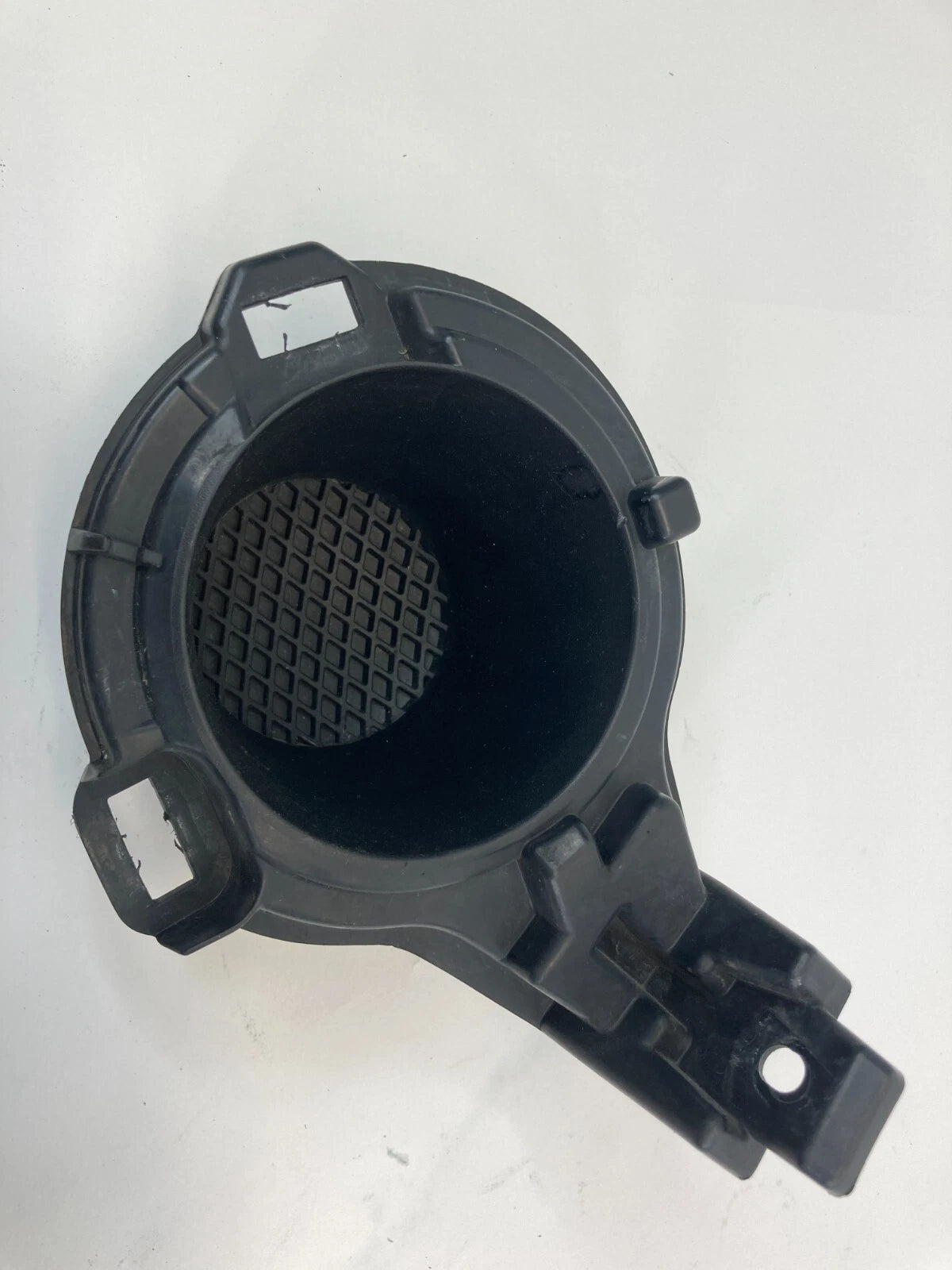 2011-2014 NISSAN JUKE FRONT BUMPER RIGHT SIDE FOG LIGHT BRACKET 62255-1KA0C OEM