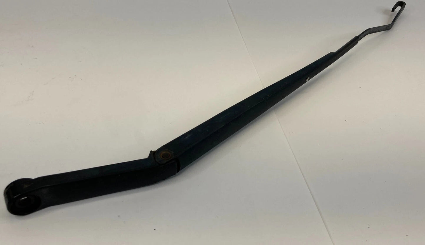 2006-2010 INFINITI QX56 FRONT RIGHT & LEFT WINDSHIELD WIPER ARM PAIR 89813-613
