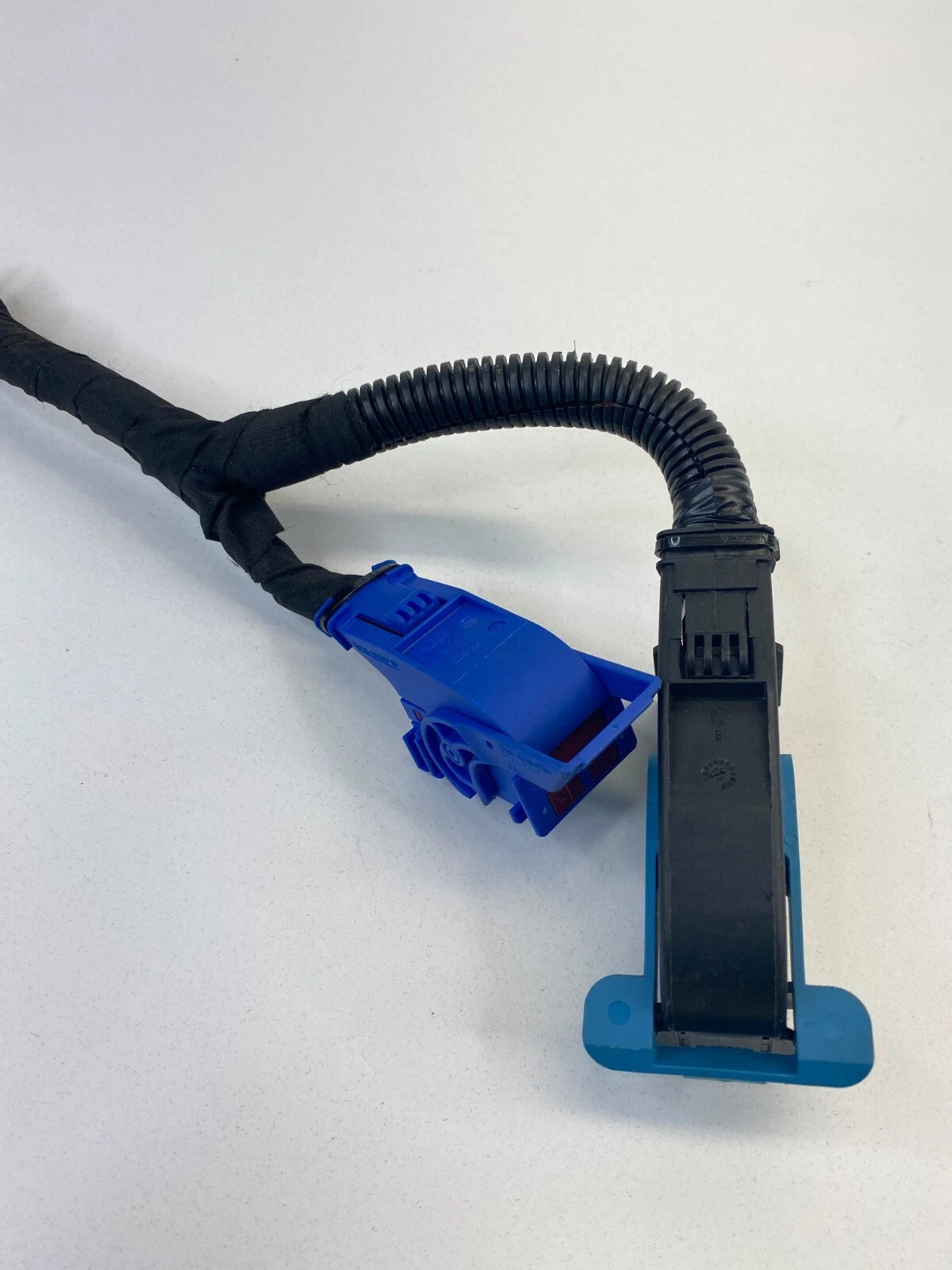 2013 Dodge Dart Manual Trans BCM Body Control Module Plug Connector SET