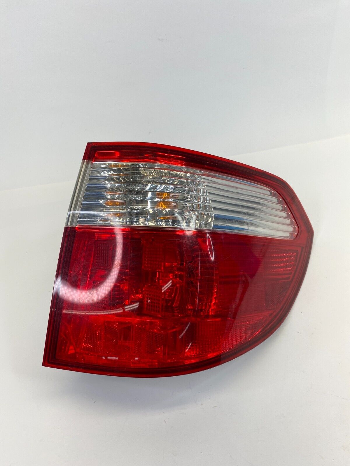 05-07 Honda Odyssey Rear Right Passenger Side Tail Light Outer Taillight Lamp